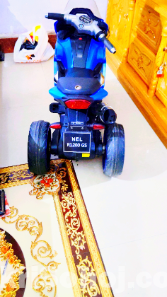 ব্যাটারি চালিত শিশুদের বাইক বিক্রি করা হবে।